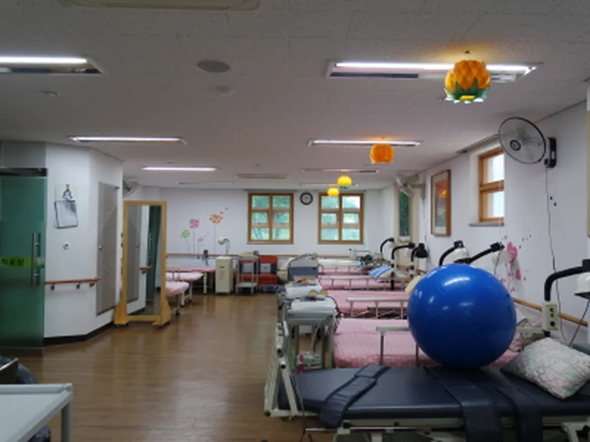 무량수전 노인전문요양원 이미지 3