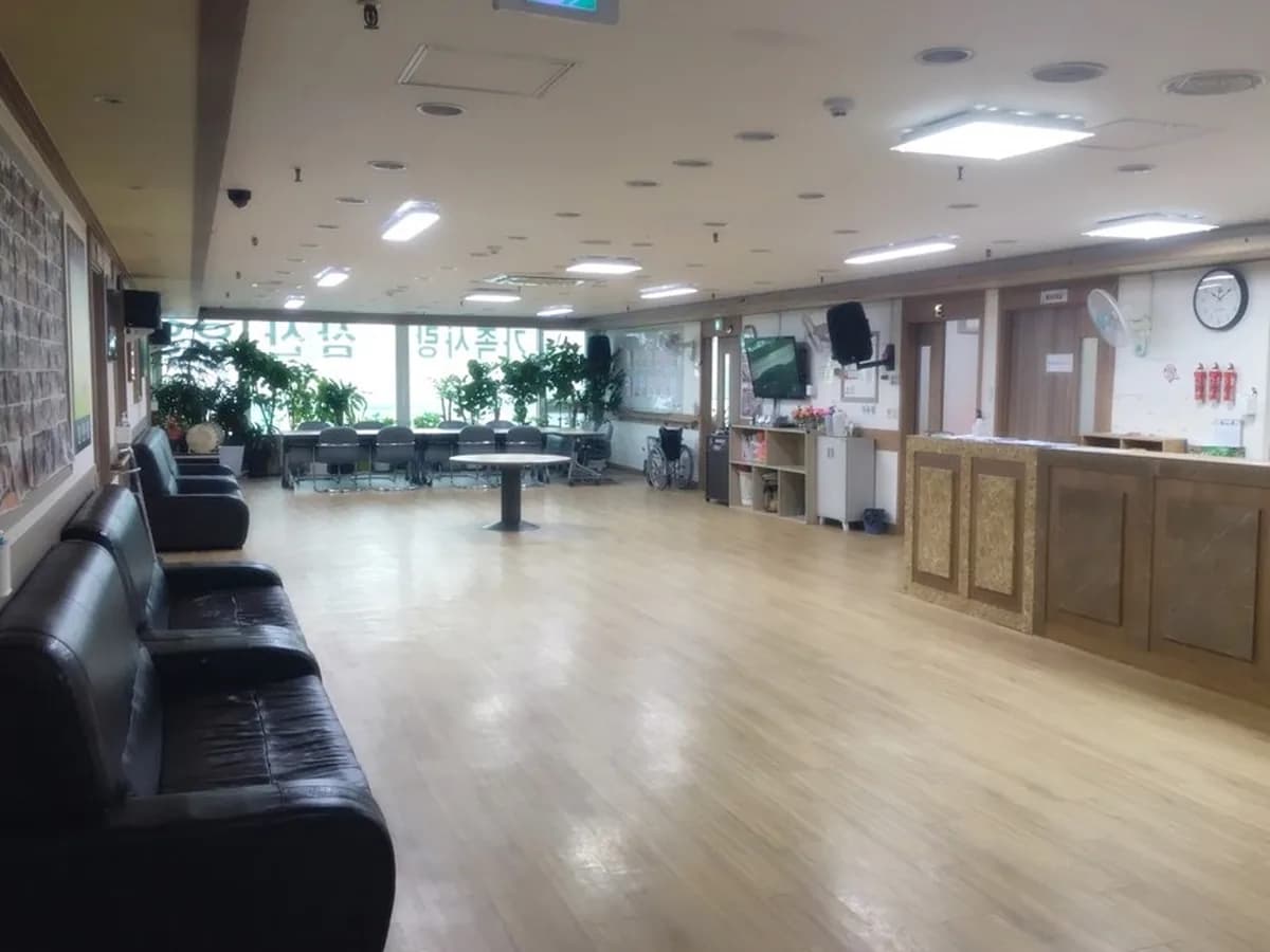 가족사랑 삼산요양원 이미지 1