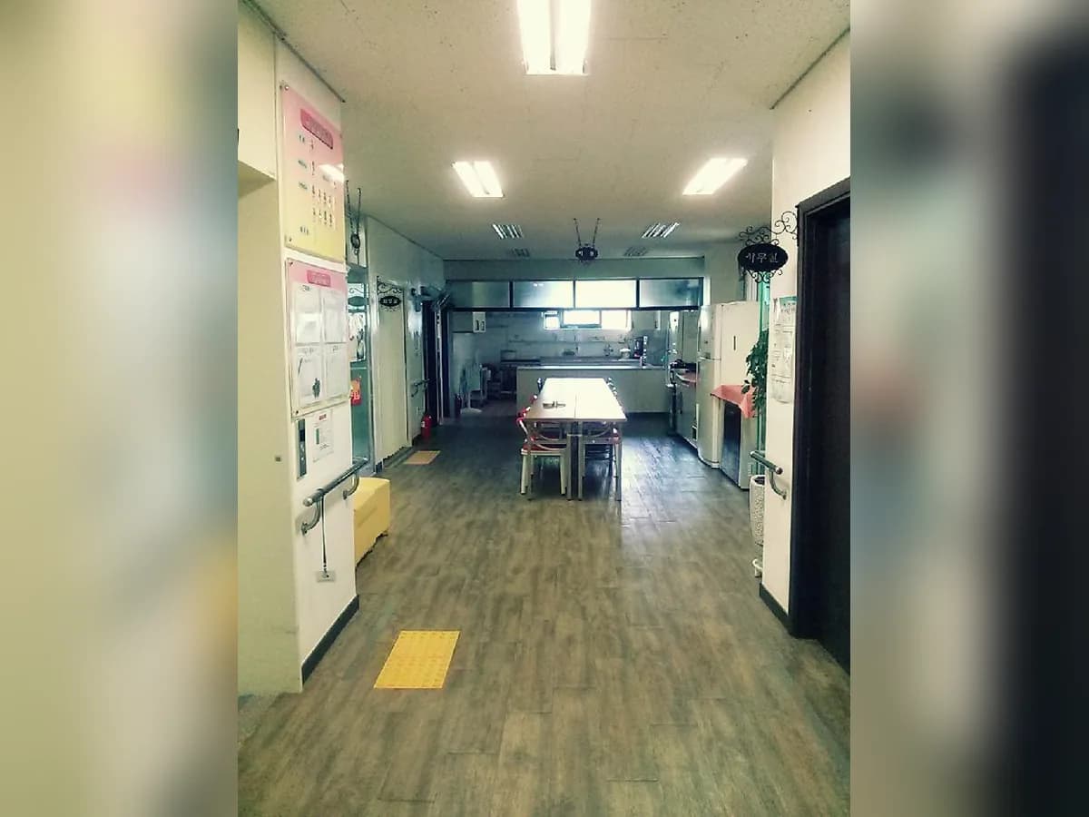 엠마오노인종합센터 이미지 4