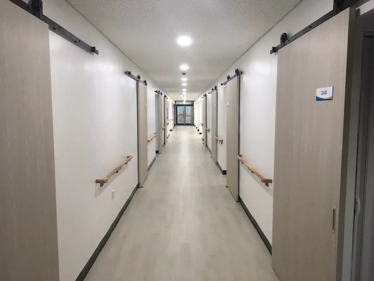 간호전문노인요양원 이미지 5