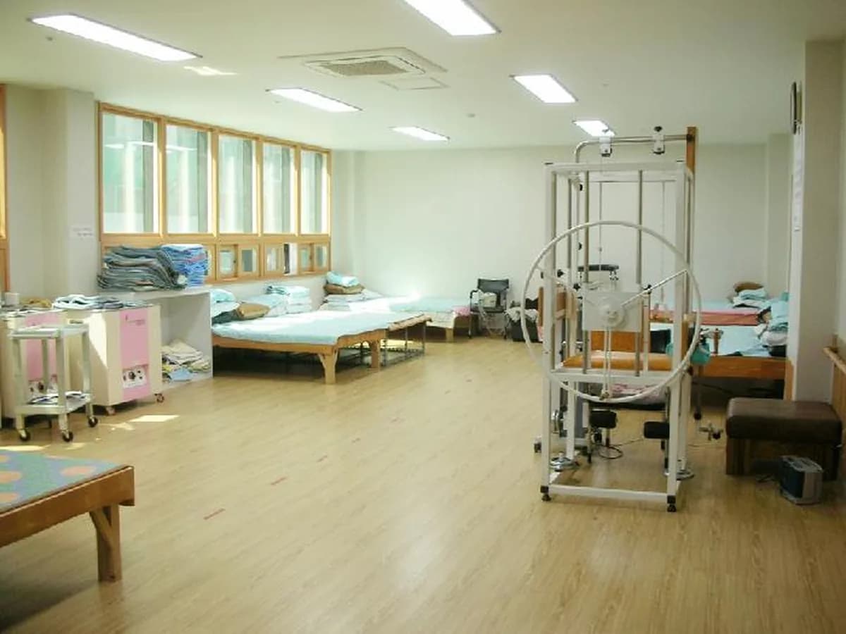 사랑지기어르신마을요양원 이미지 2