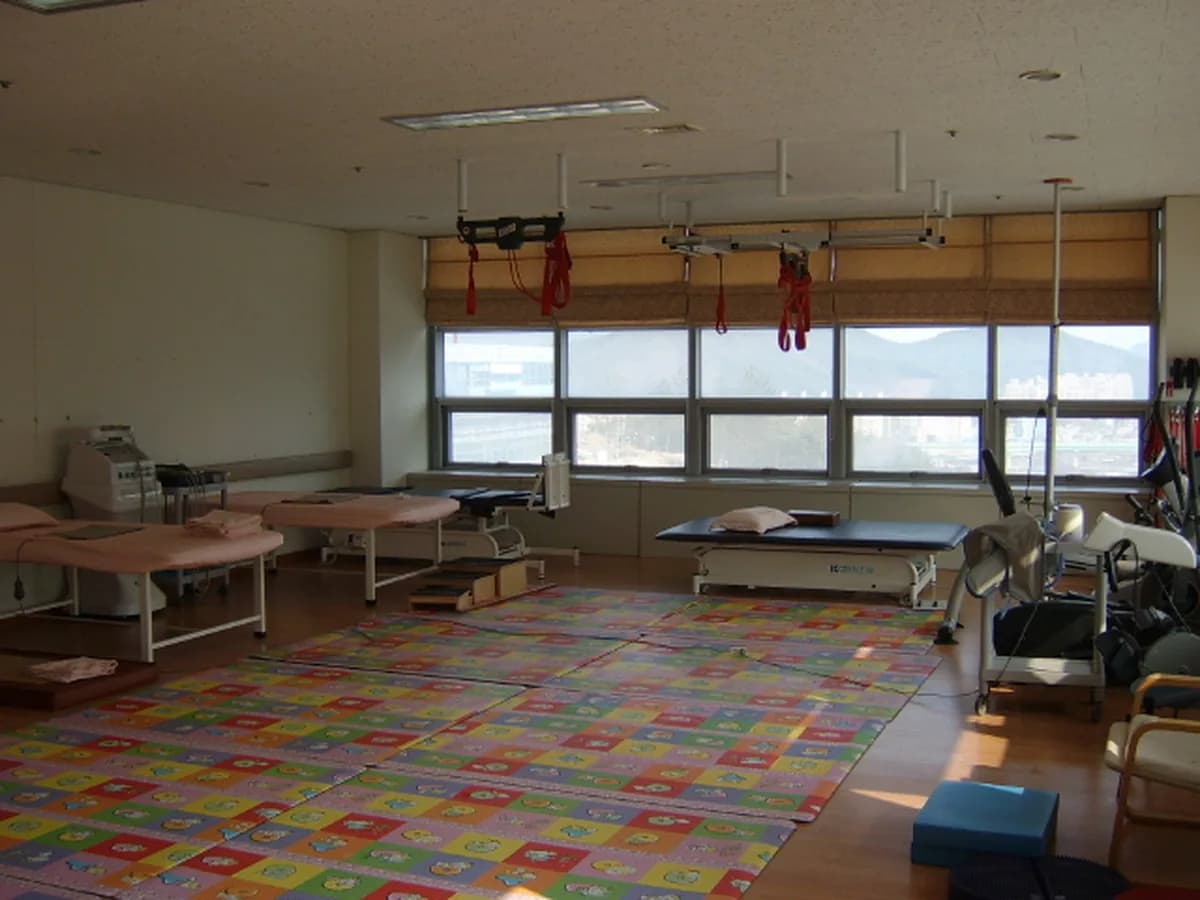 마산대학교노인전문요양원 이미지 8