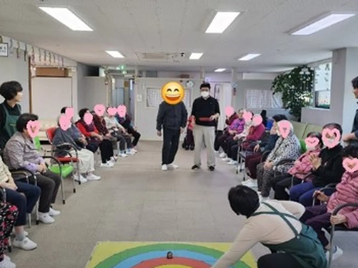 늘봄노인주야간보호센터 이미지 5