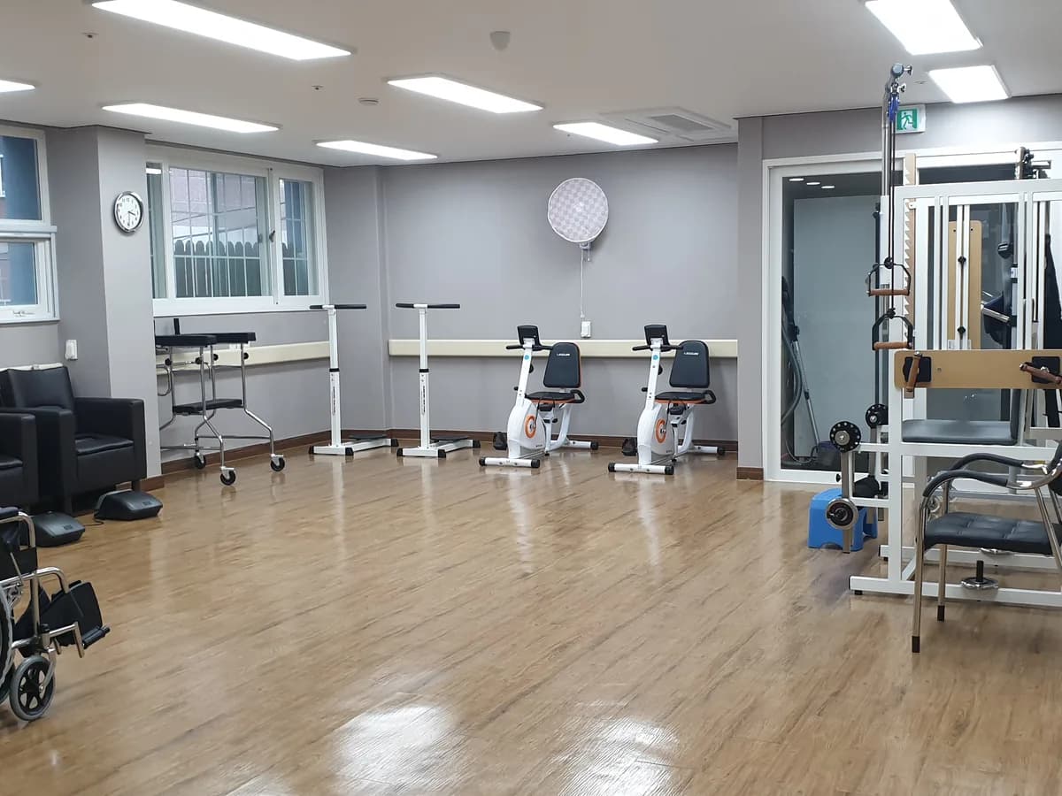 정성담은재활주간보호센터 이미지 2