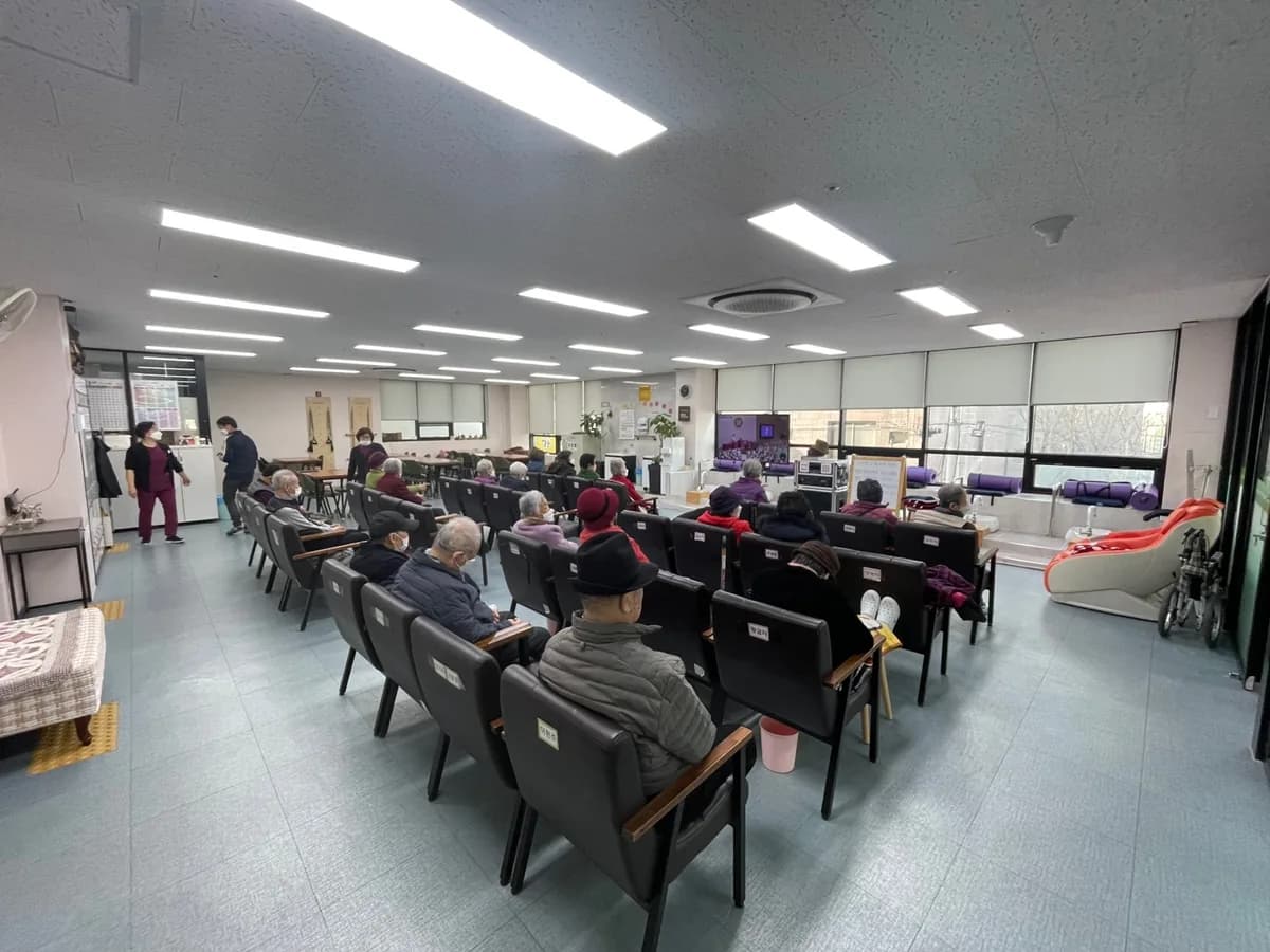 (주)케어링 주간보호센터 광주 서구점 이미지 4