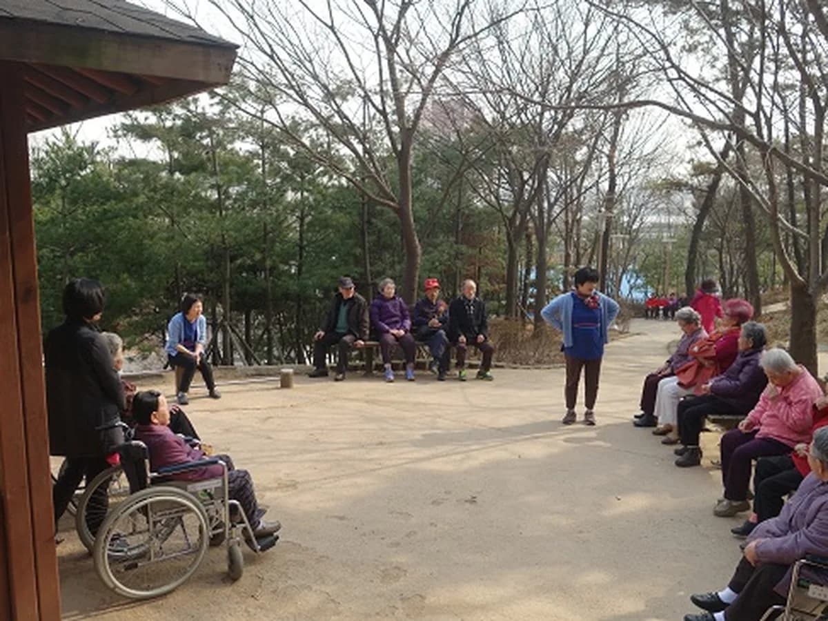 수원시립노인주간보호센터 이미지 8