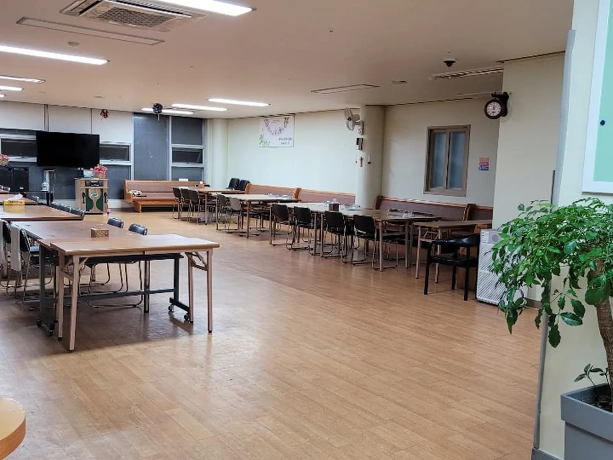중부재가노인복지센터 이미지 2