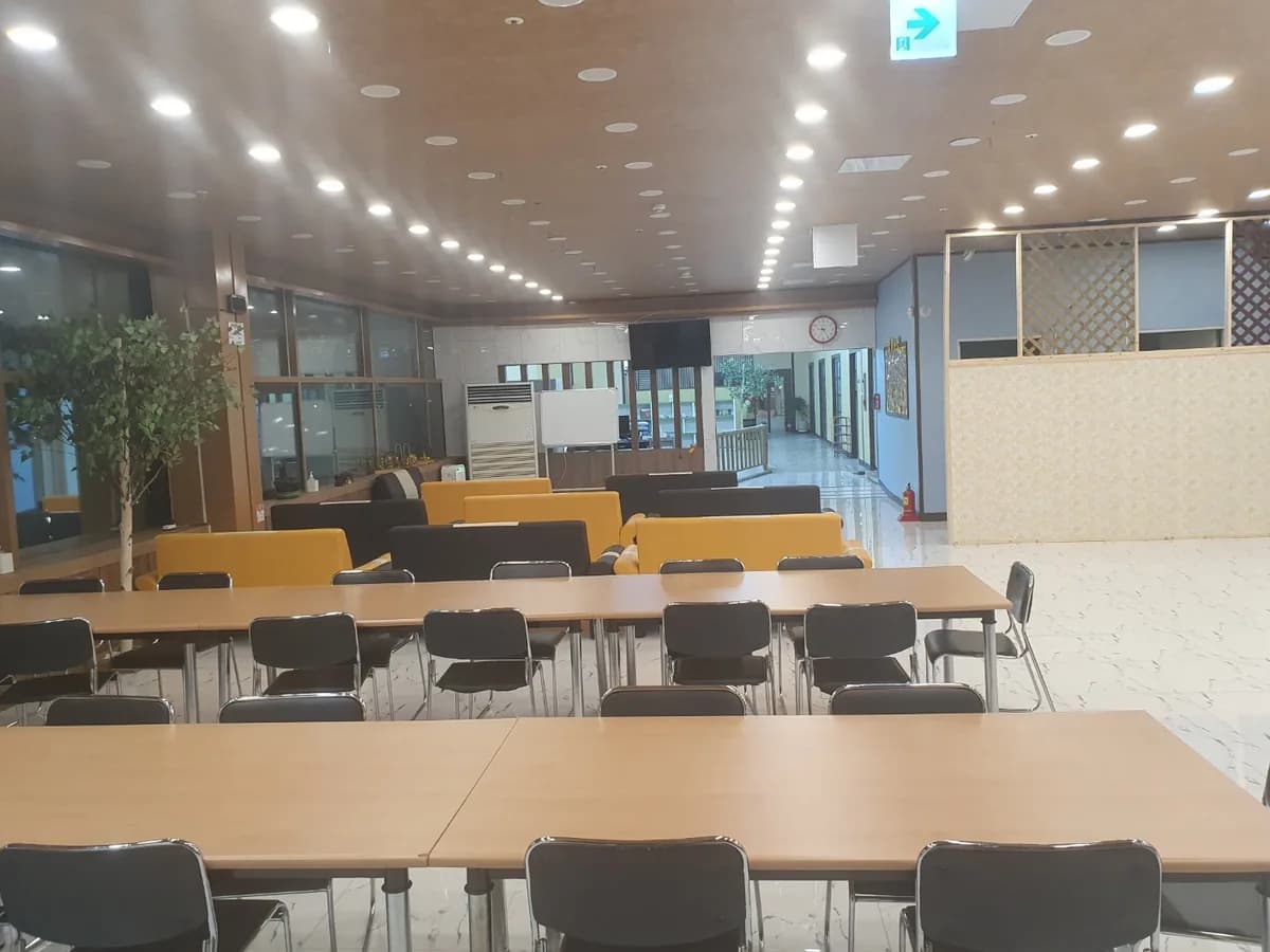 섬기는노인주간보호센터 이미지 8