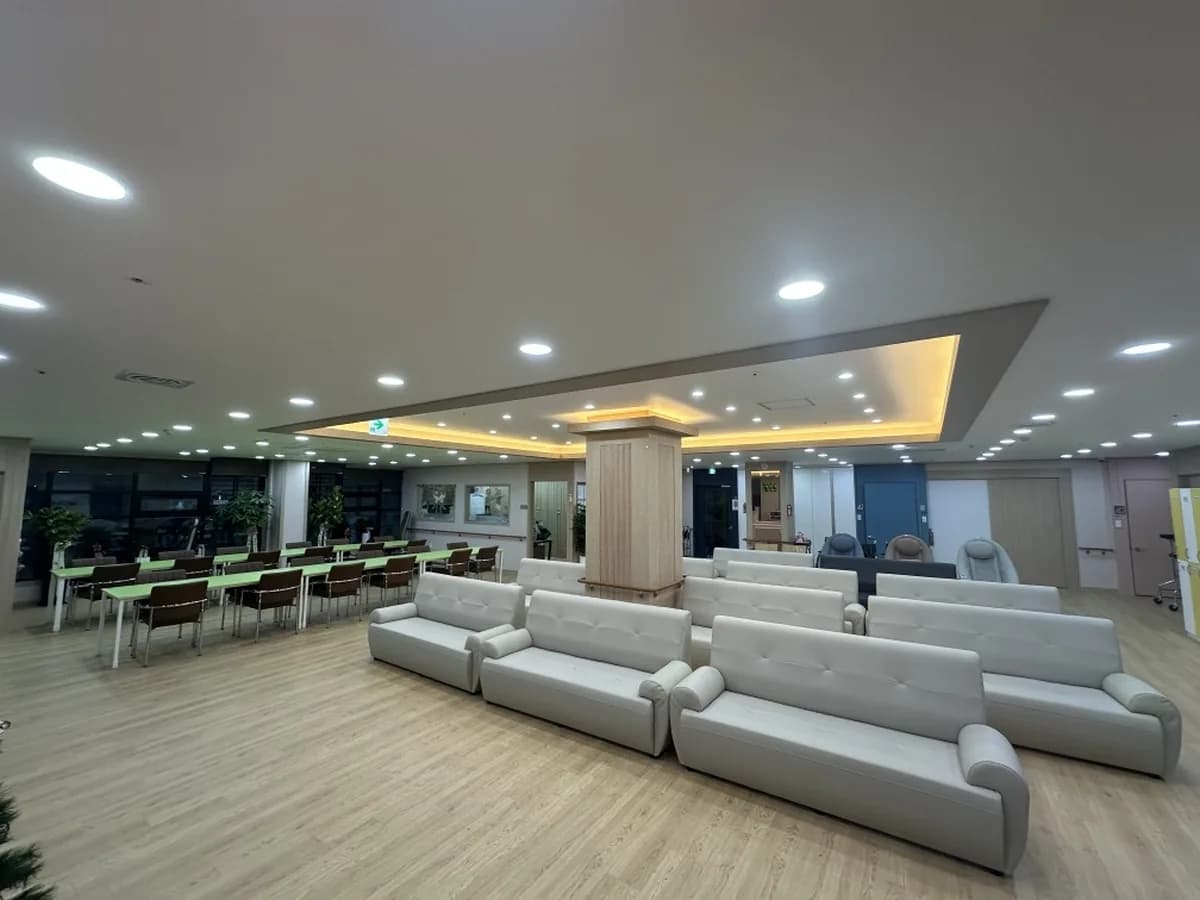 더좋은주간보호센터 이미지 4