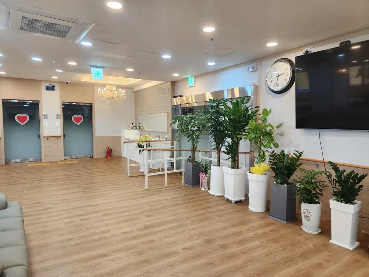 백세시대주간보호센터 이미지 2
