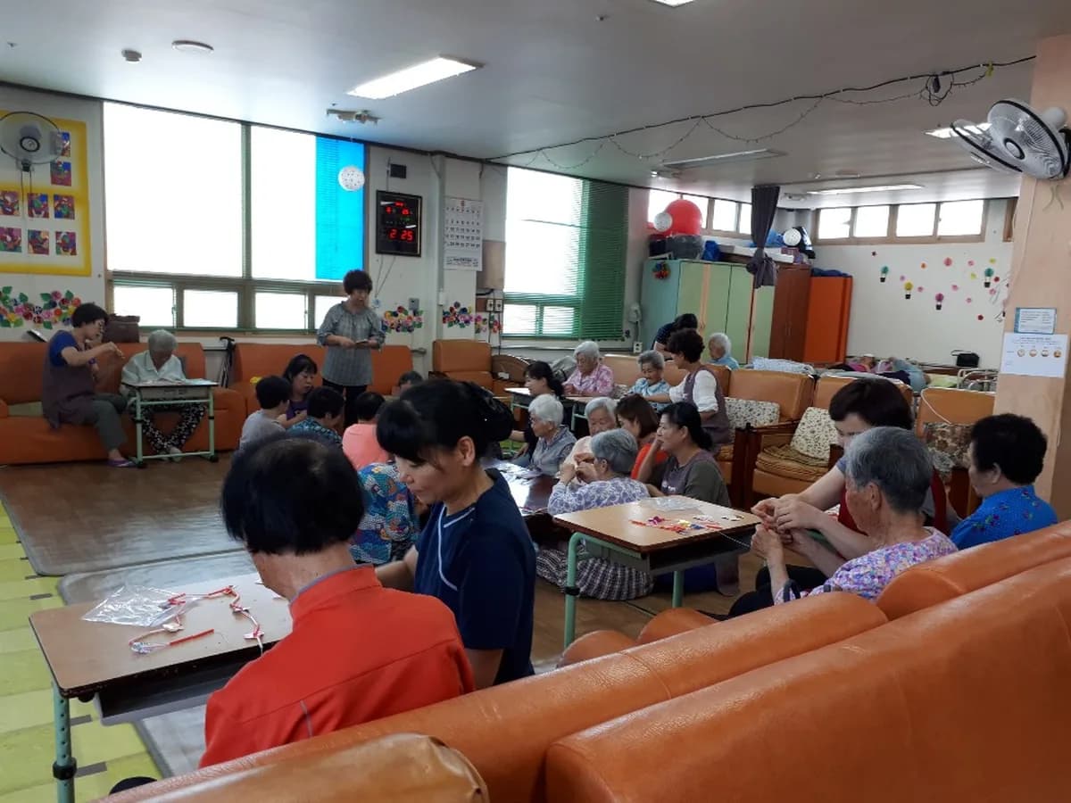 논산노인복지센터 이미지 1