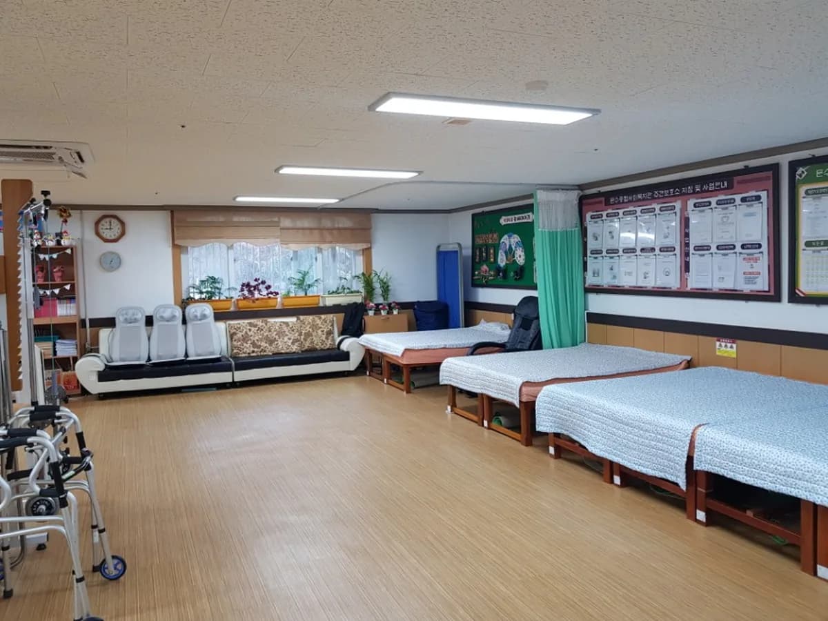 문수노인복지센터(주간보호) 이미지 3