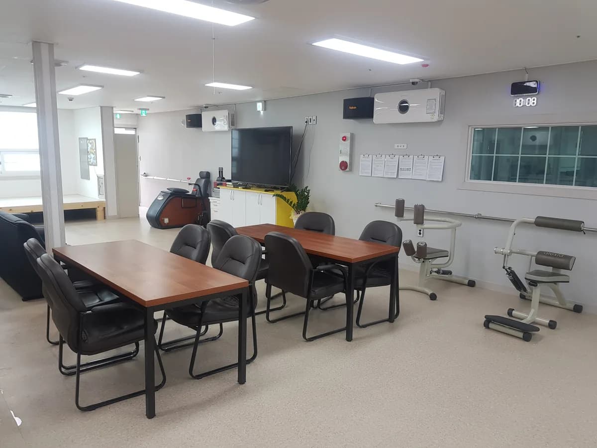 미소치매전담형 주야간보호센터 이미지 5