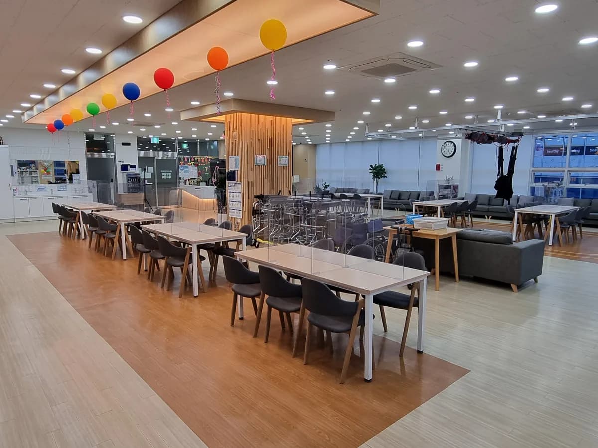 (주)케어링 주간보호센터 창원 진해점 이미지 2