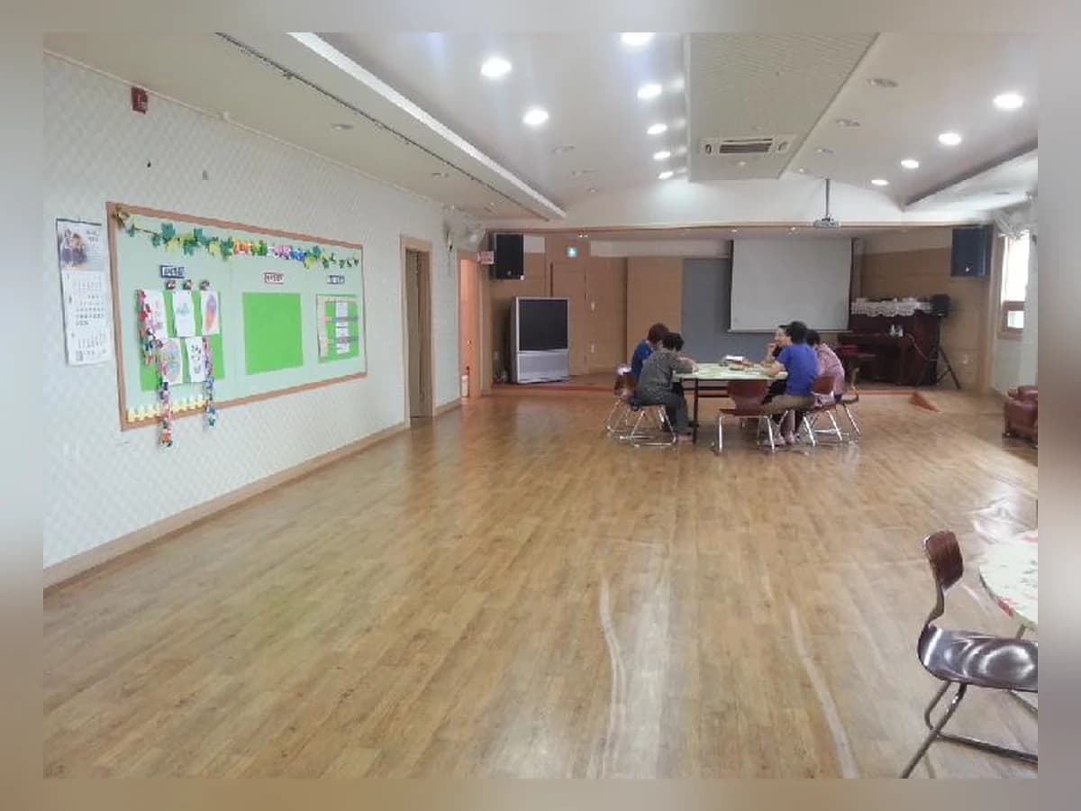 함께노인주간보호센터 이미지 9