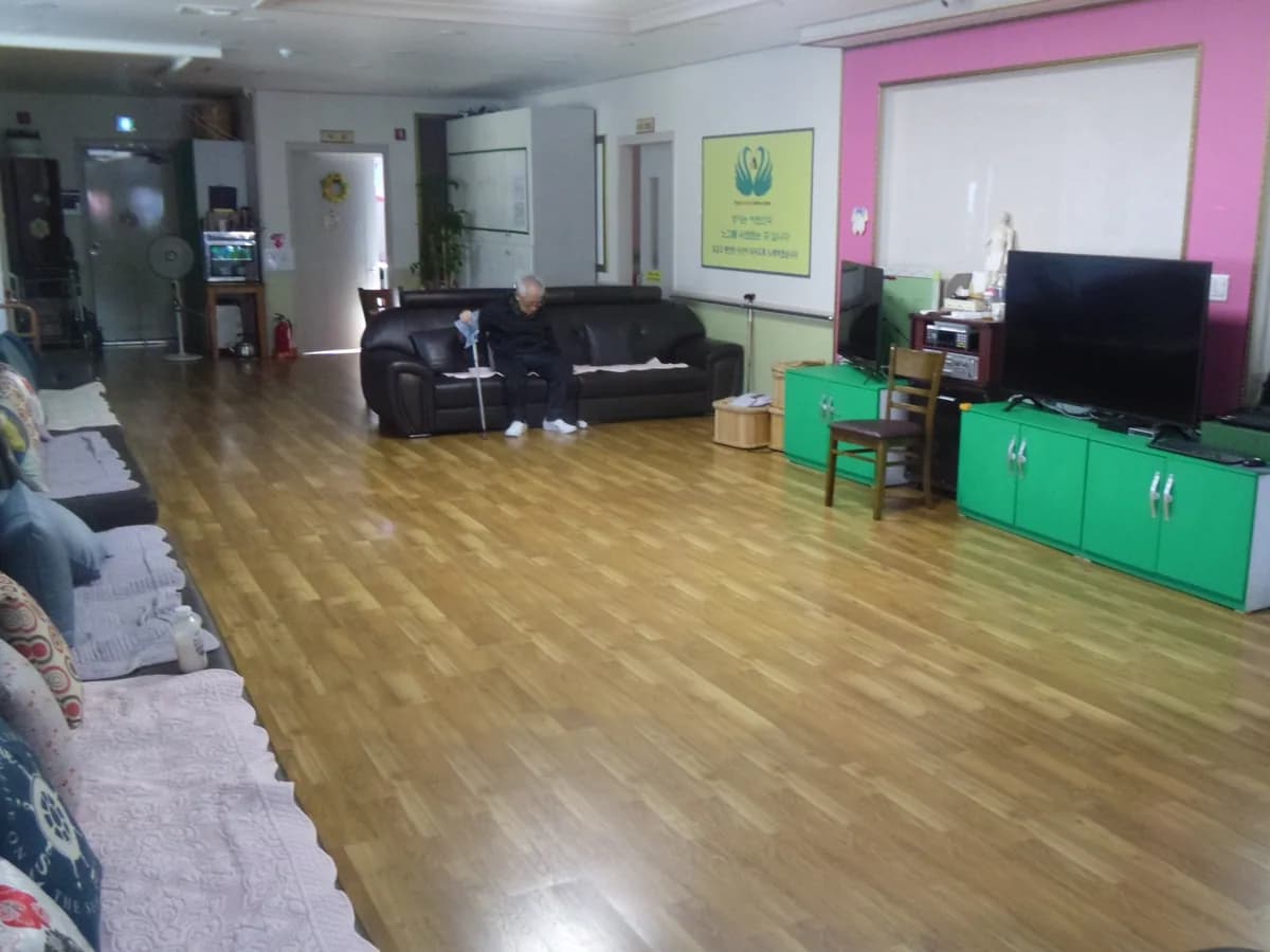 청아주간보호센터 이미지 2