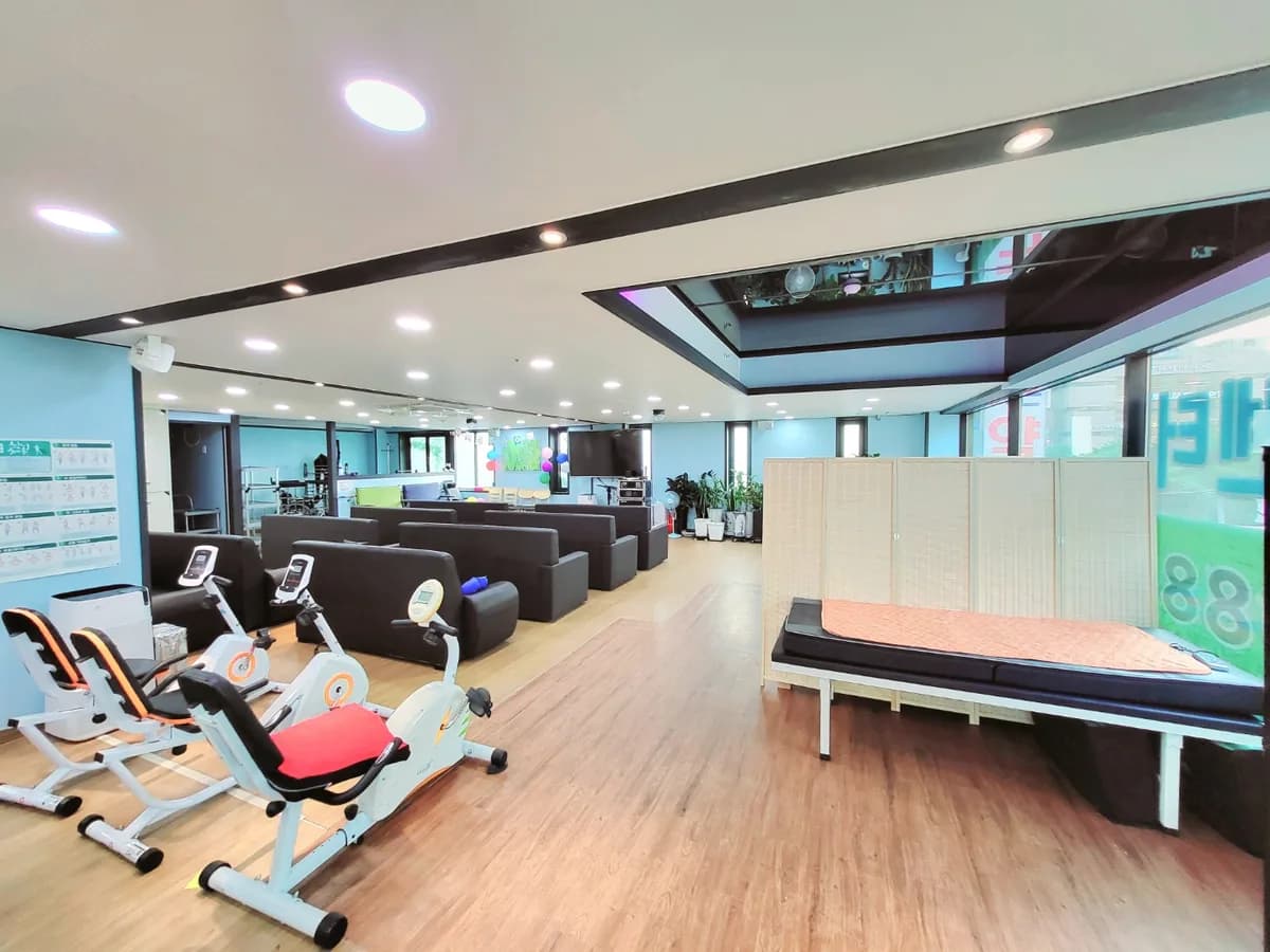 (주)사랑노인복지센터 이미지 3