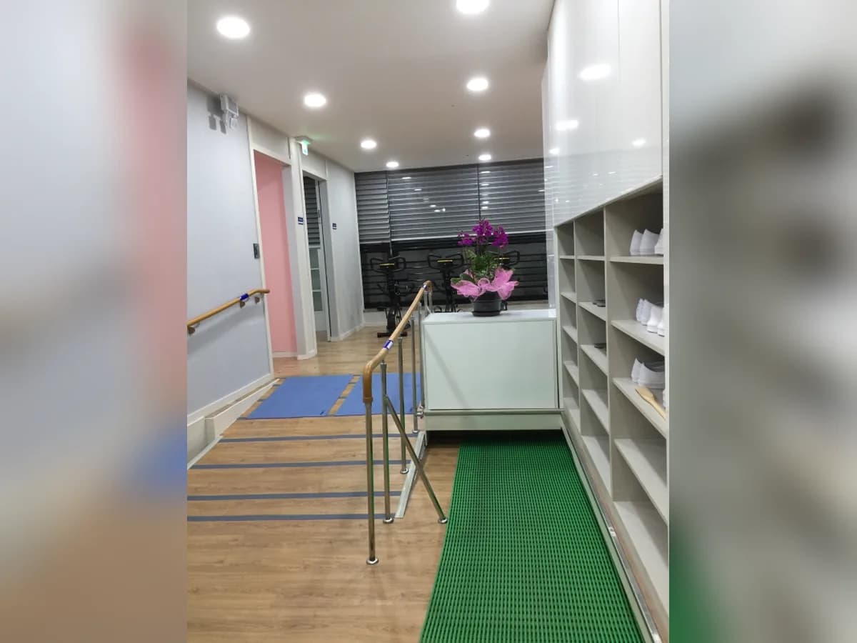 정든노인주야간보호센터 이미지 2