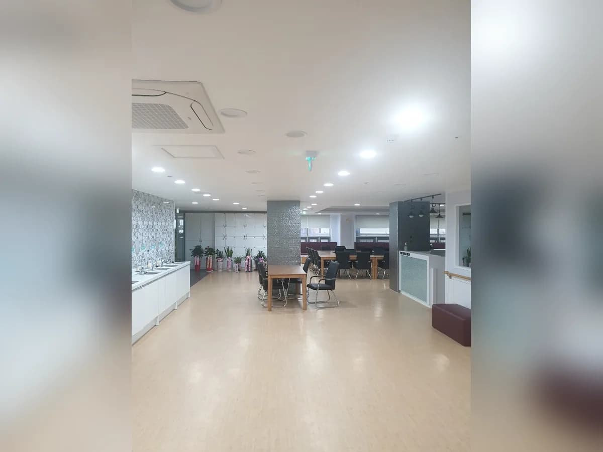 카네이션주간보호센터(부설:방문요양,방문목욕) 이미지 7