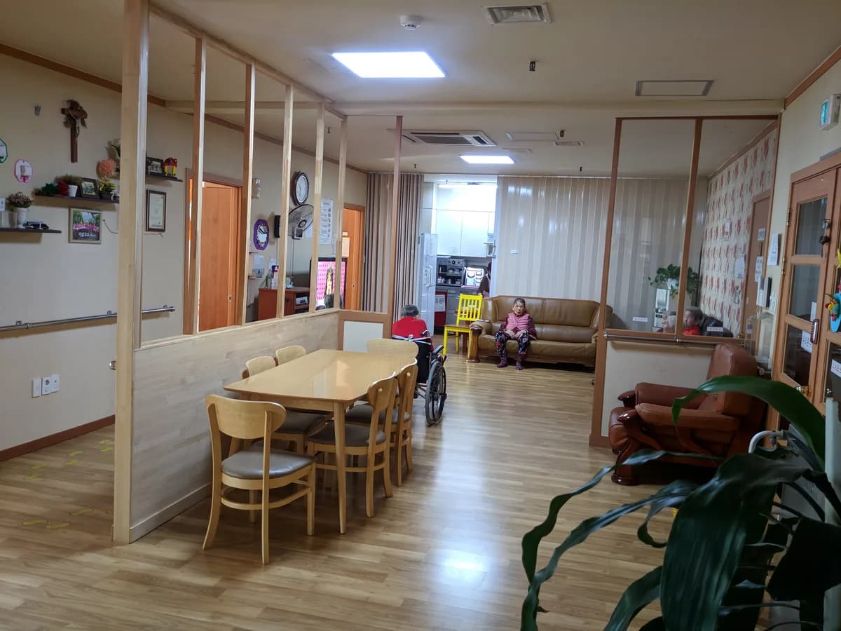 희망재가노인복지센터 이미지 1