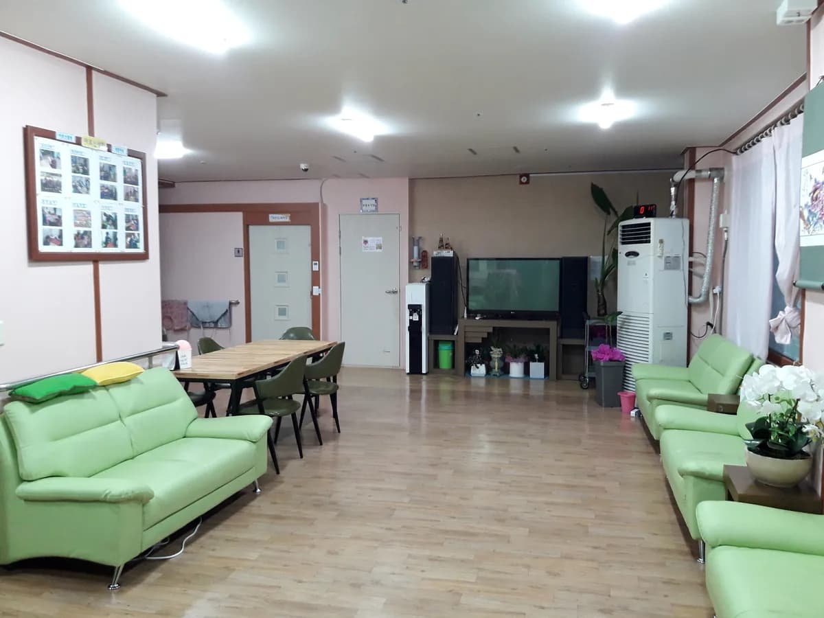 늘사랑주야간보호 이미지 7
