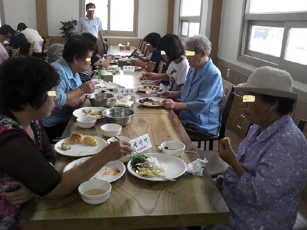 정든어르신복지센터 이미지 6