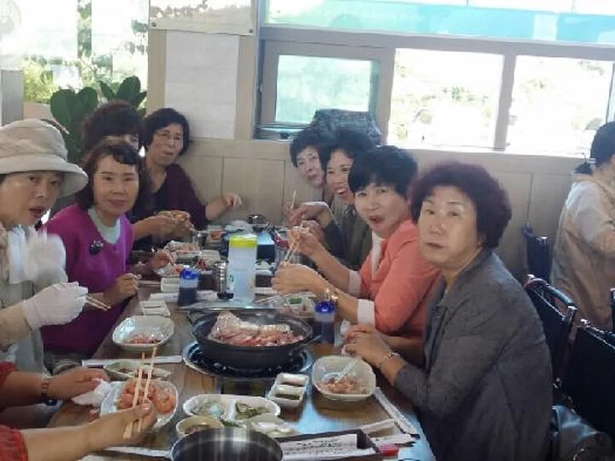 효자손노인복지센터 이미지 8