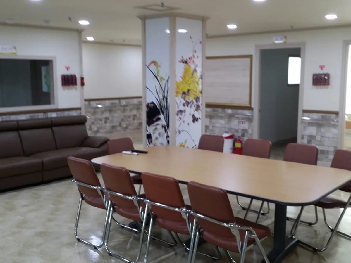 가족사랑요양원 이미지 1