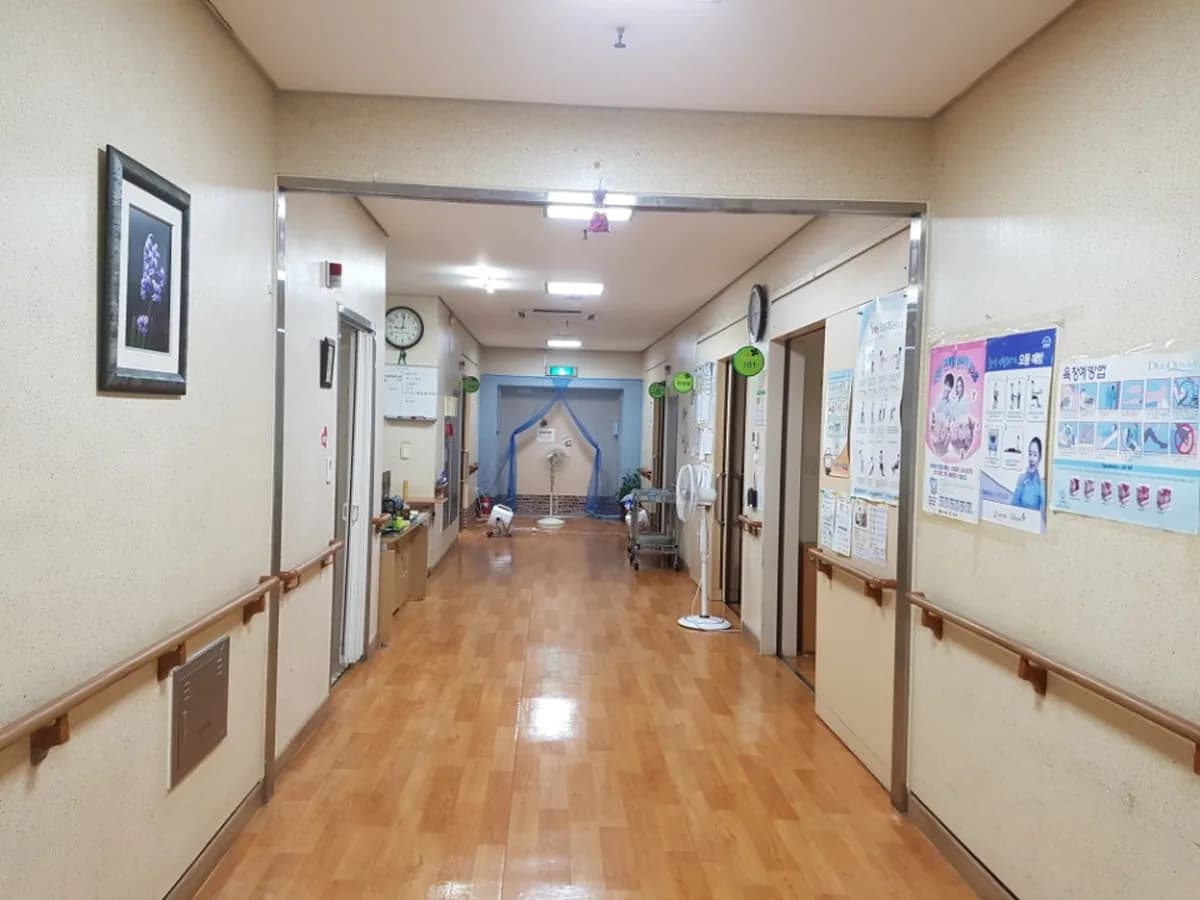 수원시립노인전문요양원 이미지 3