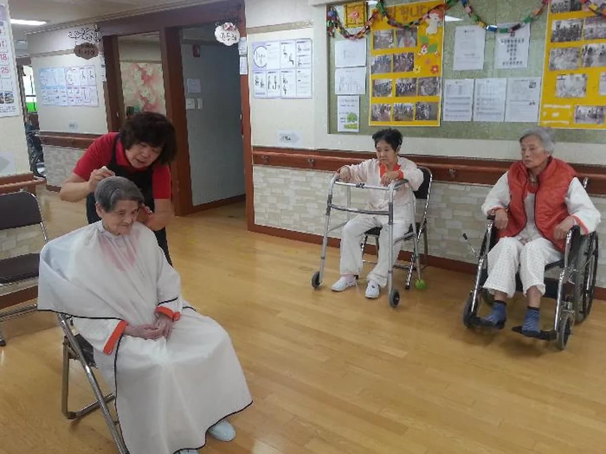 늘푸른요양원 이미지 3