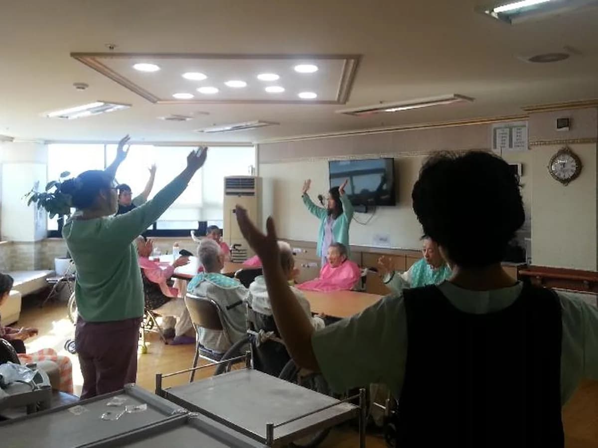 늘푸른요양원 이미지 6