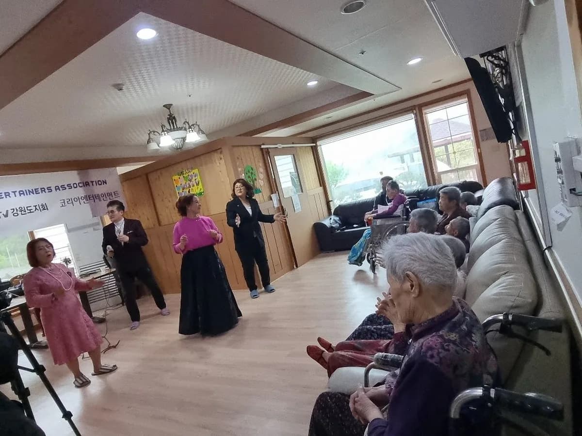 늘사랑노인요양공동생활가정 이미지 5