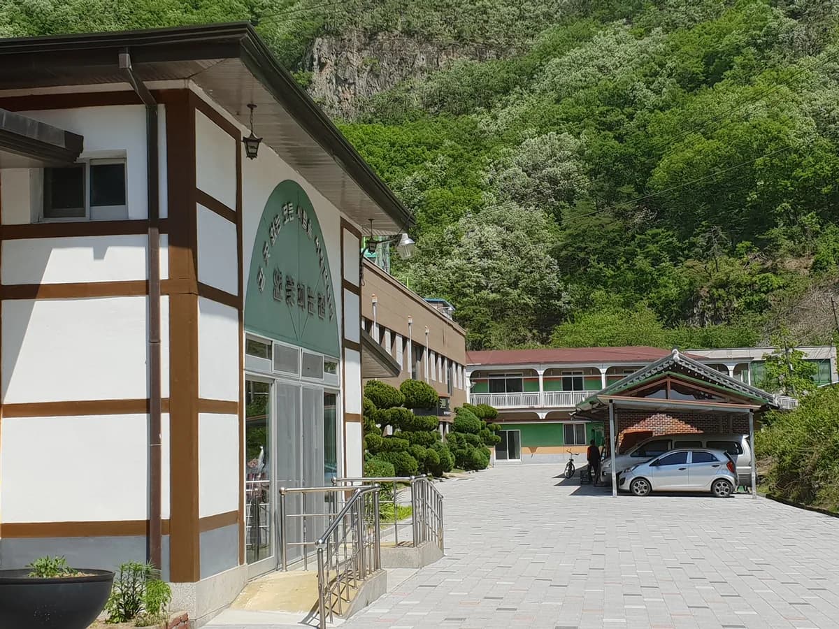 연꽃피는집노인요양원 이미지 5