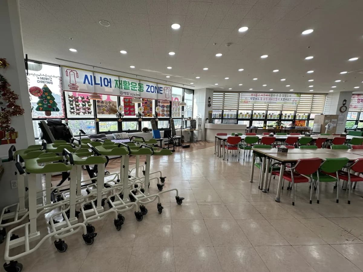 백합주간보호센터 이미지 3