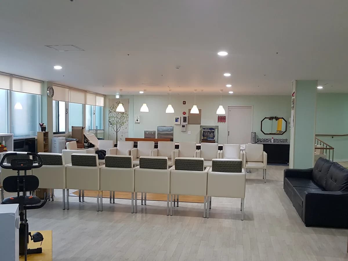 청춘교실주야간보호센터 이미지 1