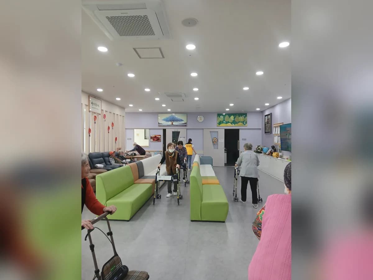 팔팔한주간보호센터 이미지 1