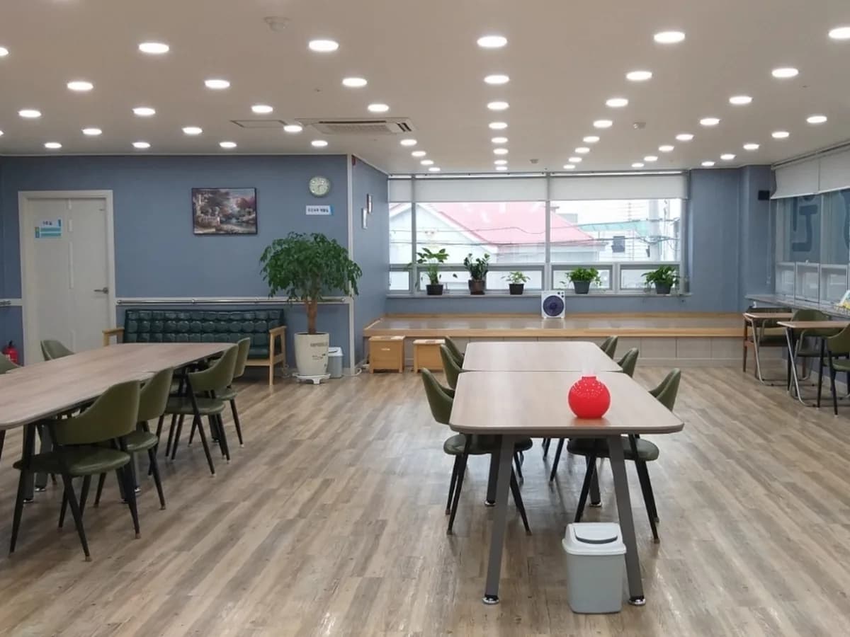 늘푸른노인복지센터 이미지 2