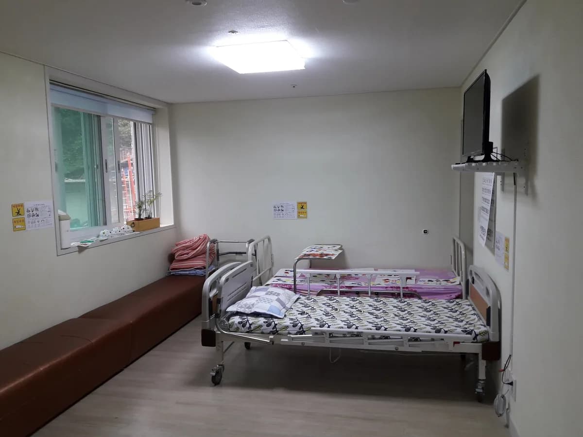 늘편한주야간보호센터 이미지 7