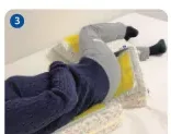 옆으로 눕는 자세에서 허리·엉덩이·다리를 받침